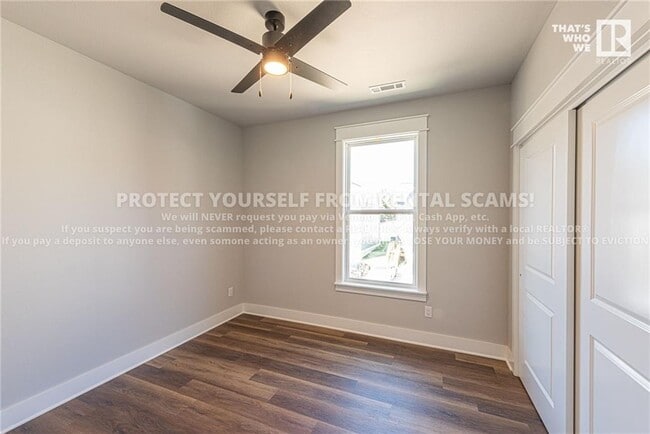 Building Photo - 1039 S Laramie Hts