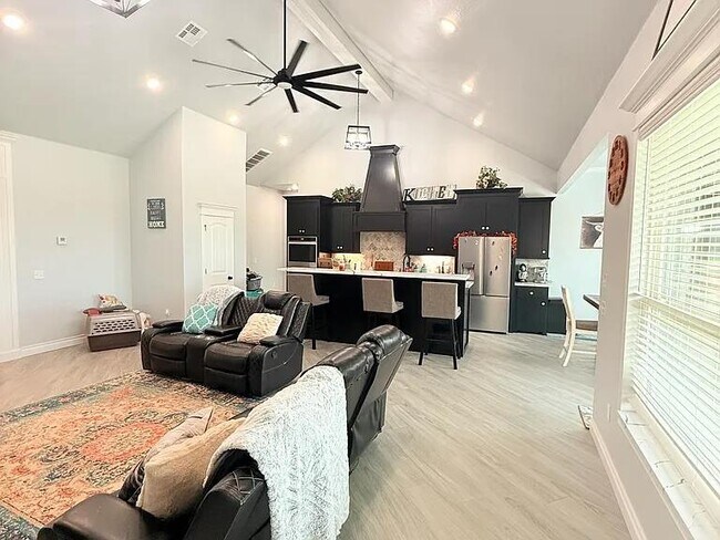 Building Photo - 2276 County Rd 1333