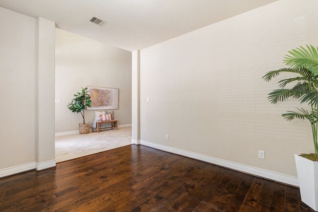 Building Photo - 138 Meadow Run Dr