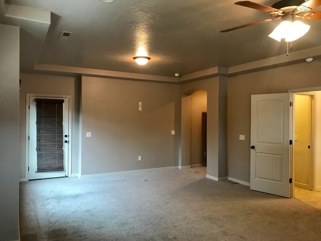 Building Photo - **Beautiful Little Valley Home**