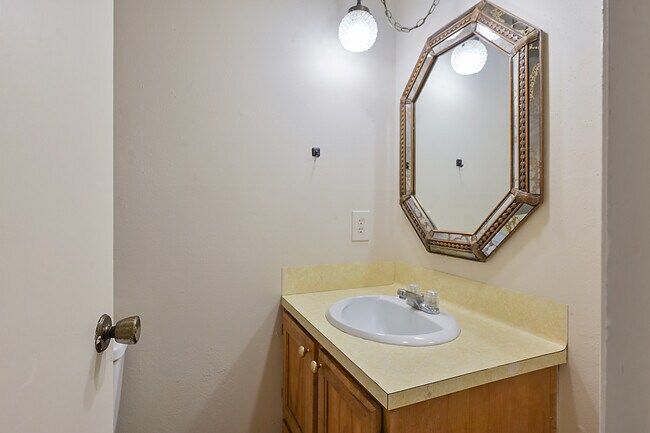 Building Photo - 3214 Heatherwood Dr