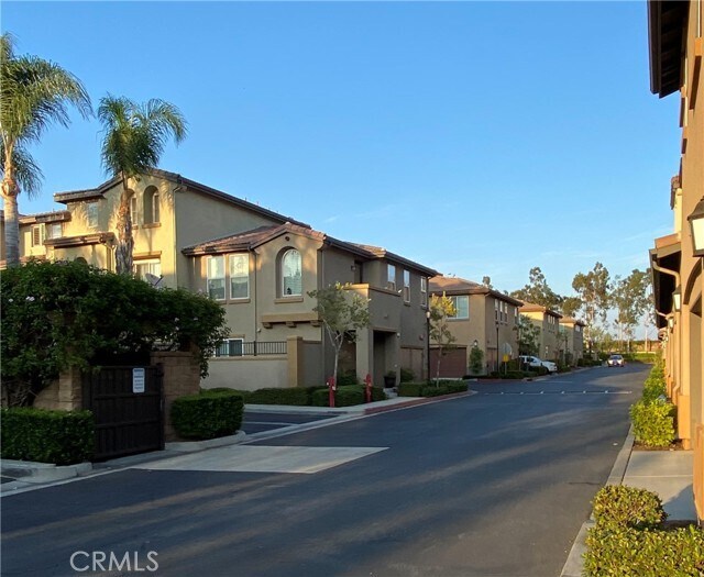 Building Photo - 17871 Shady View Dr