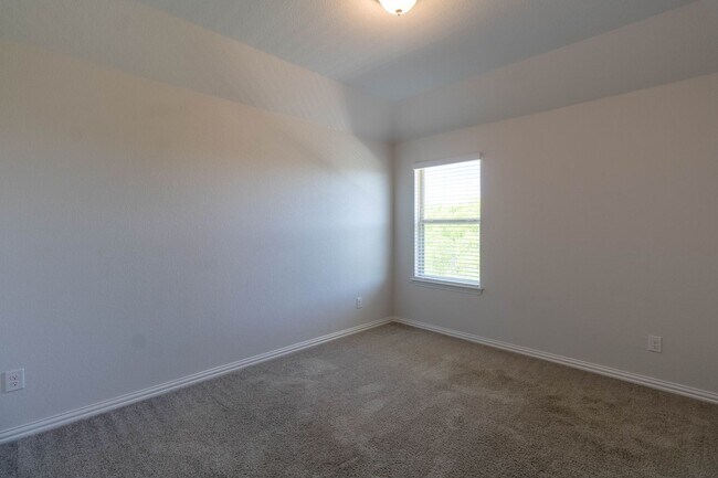 Building Photo - Stunning two story 4 bedroom with den and media/ game area in Pflugerville!