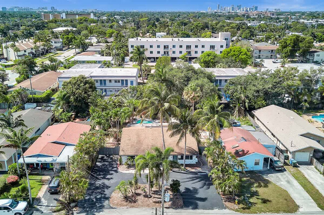 Building Photo - 1568 NE 35th St