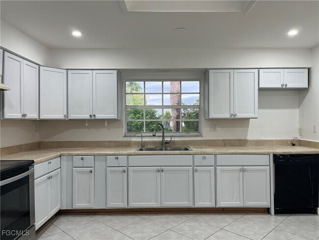 Building Photo - 1837 Marina Cir