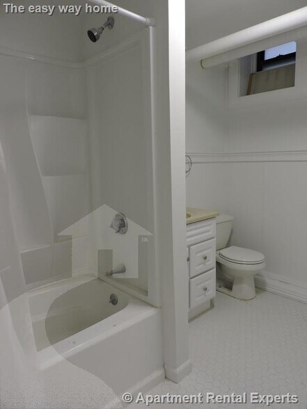 Building Photo - 84 Prescott St