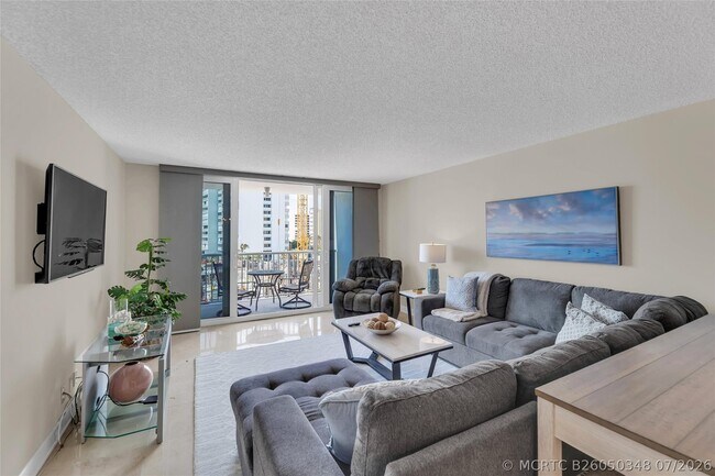 Building Photo - 1370 S Ocean Blvd