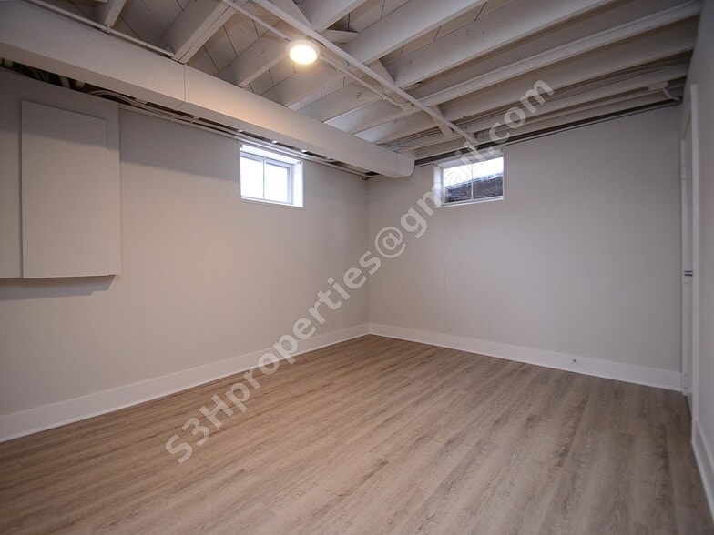 Building Photo - 5630 Erskine St