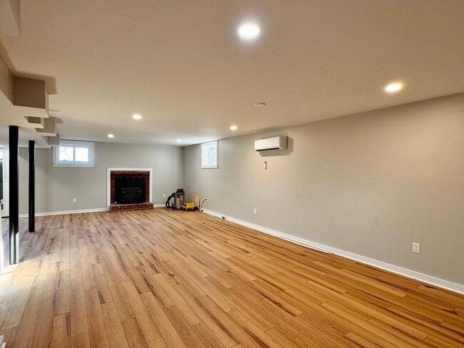 Building Photo - 3901 Thomas Dairy Ln