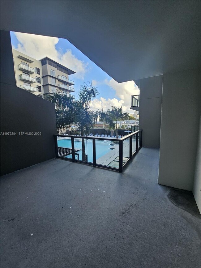 Building Photo - 1650 NE 124th St