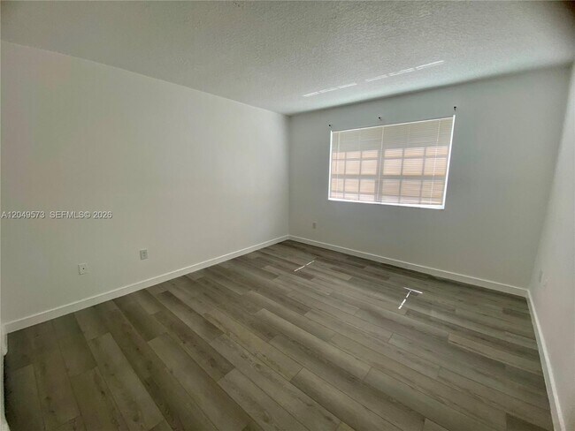 Building Photo - 215 SW 117th Terrace