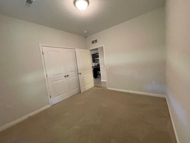 Building Photo - Shelby Township-2 Bedrooms, 2-Baths, Attached garage. Immediate possession!