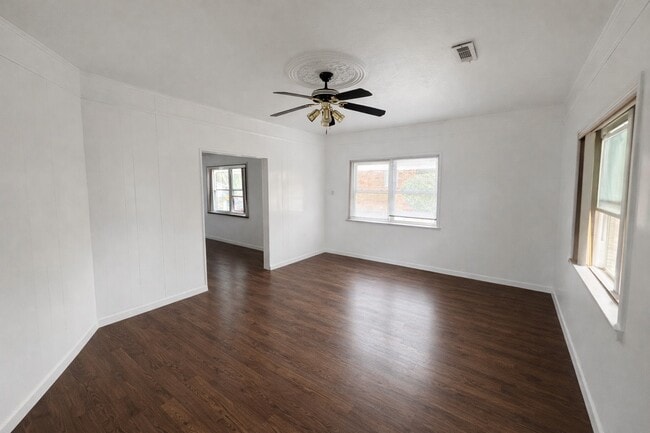 Building Photo - 1604 Calloway St