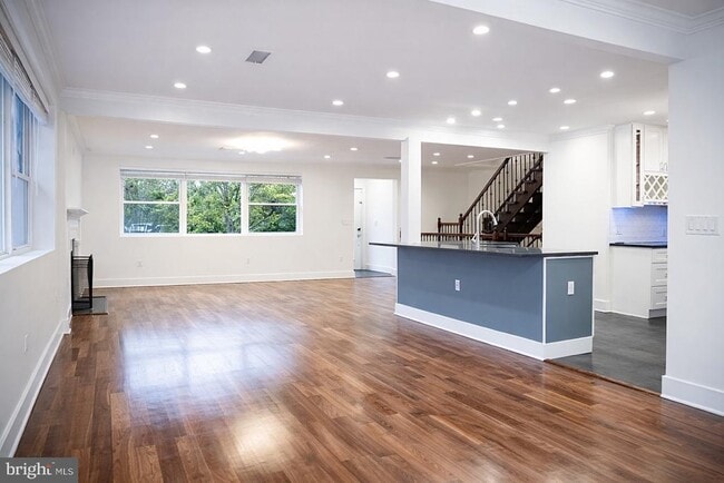 Building Photo - 1633 Kalmia Rd NW