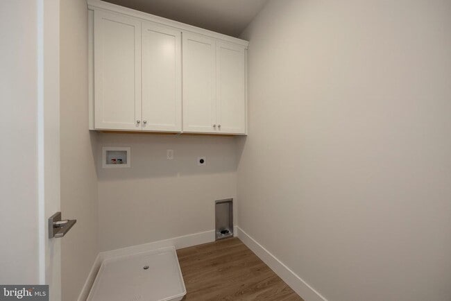 Building Photo - 903 Laurens Aly