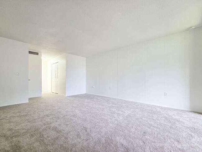 Building Photo - 711 SW 75th St