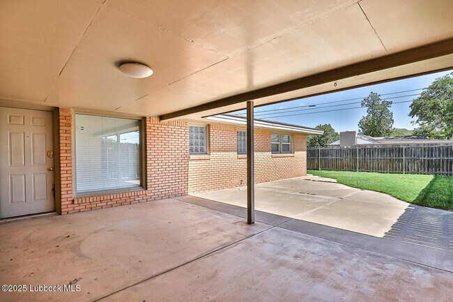 Building Photo - 2601 33rd St