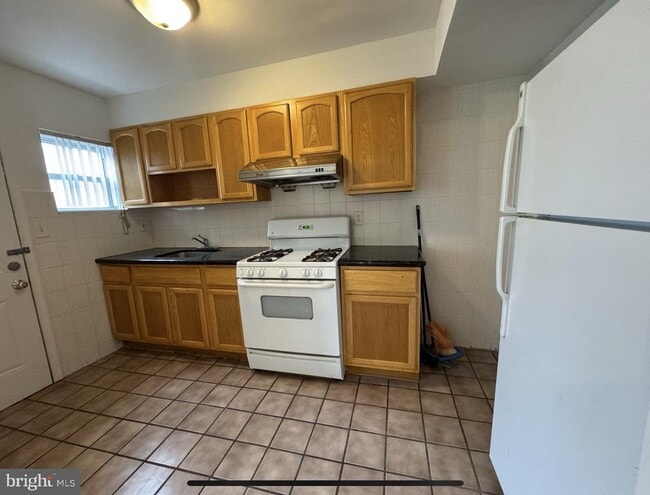 Building Photo - 2707 S 9th St