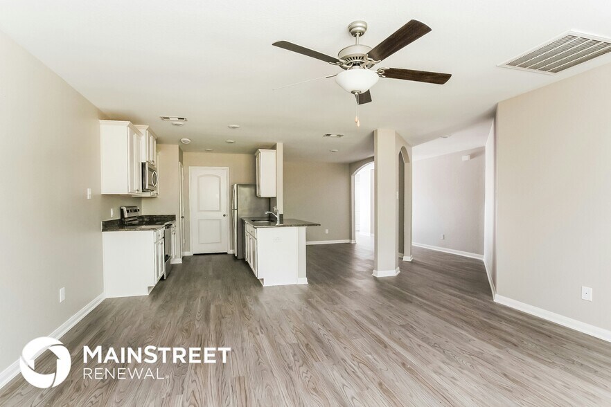 Building Photo - 23055 Bellini Dr
