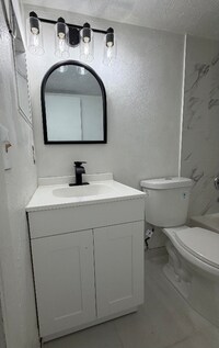 Building Photo - 4136 Lakeside Dr