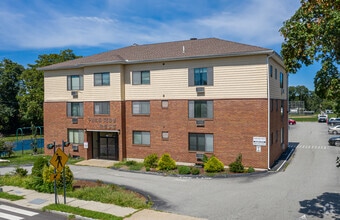 Building Photo - Parkside West Apartments