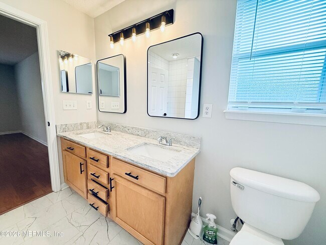 Building Photo - 8713 Star Leaf Rd N