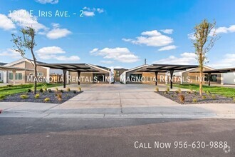 Building Photo - Park Terrace Gated Community - Luxury Livi...