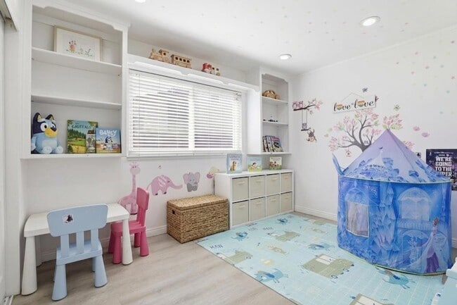 Building Photo - 1714 Woodridge Way