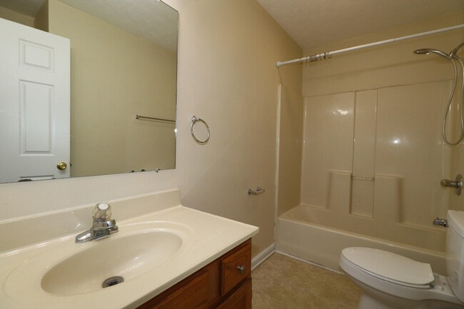 Building Photo - 107 Floyd Ct