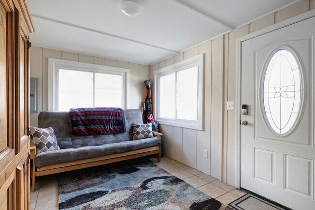 Building Photo - OPEN HOUSE SATURDAY 5/10 FROM 3:00 TO 4:00...