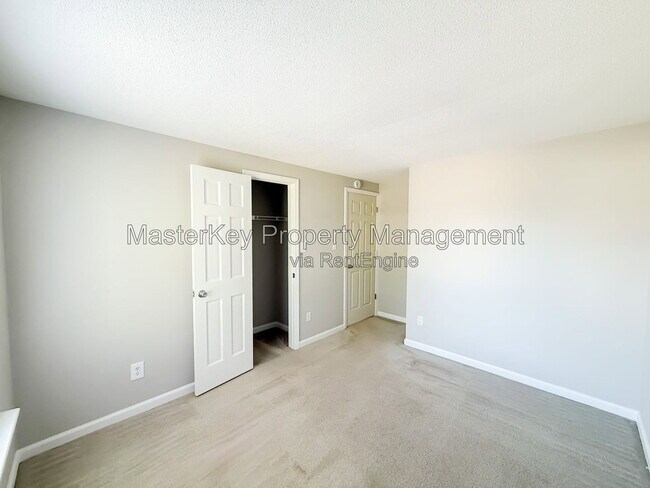 Building Photo - 704 E Dynasty Dr