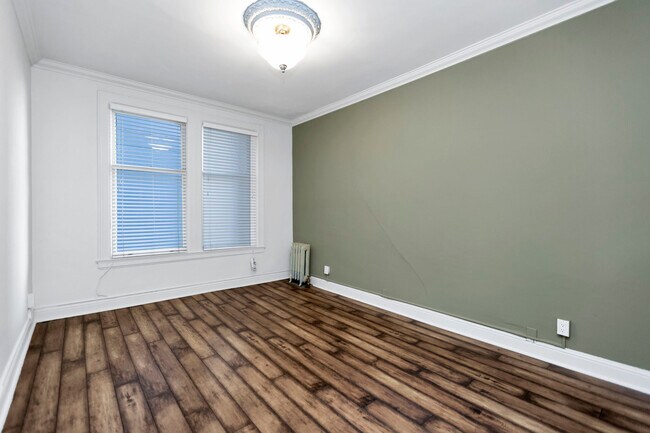 Building Photo - 735 Taylor