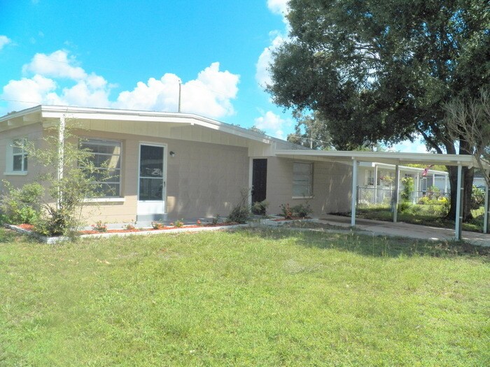 Primary Photo - 1806 Cadillac Cir