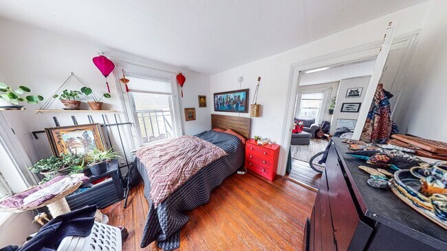 Building Photo - Luxuriously Remodeled 1BR Suite in East Rock | Designer Island Kitchen | Steps to Yale SOM