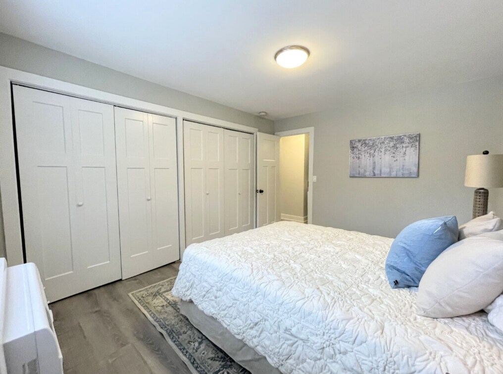 Building Photo - 529 W Surf St