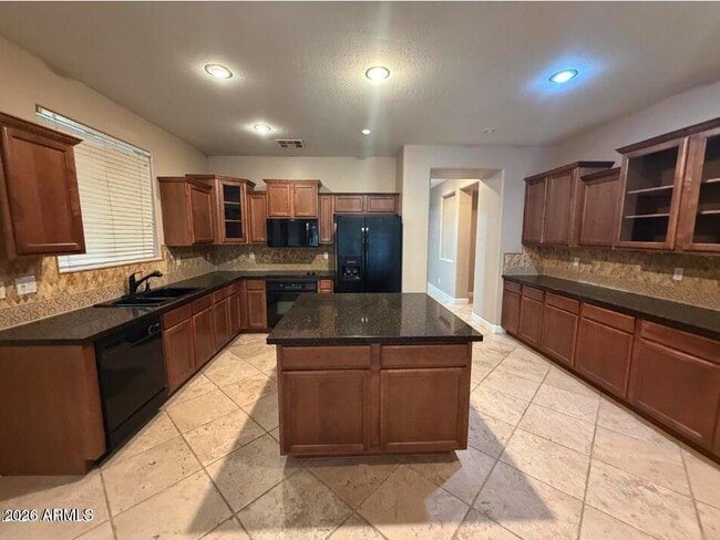 Building Photo - 421 W Wisteria Pl