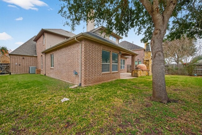 Building Photo - 16811 Kilgarth Dr