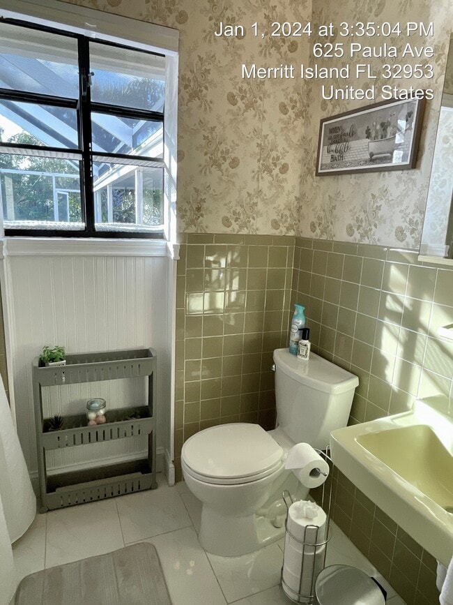 Building Photo - 625 Paula Ave