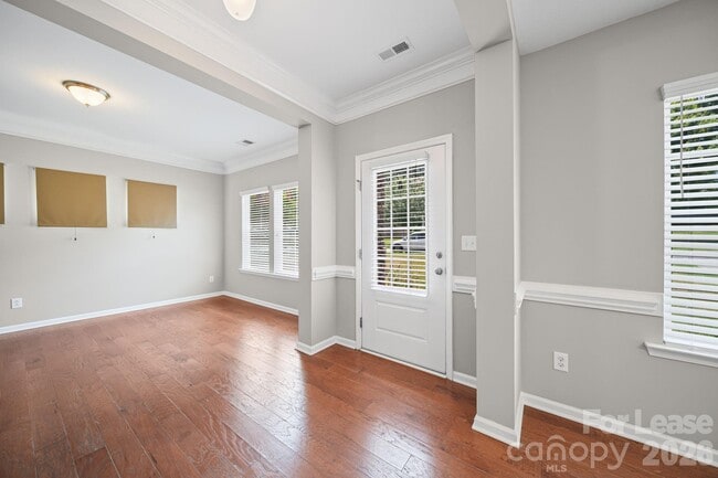 Building Photo - 1912 Madeira Cir
