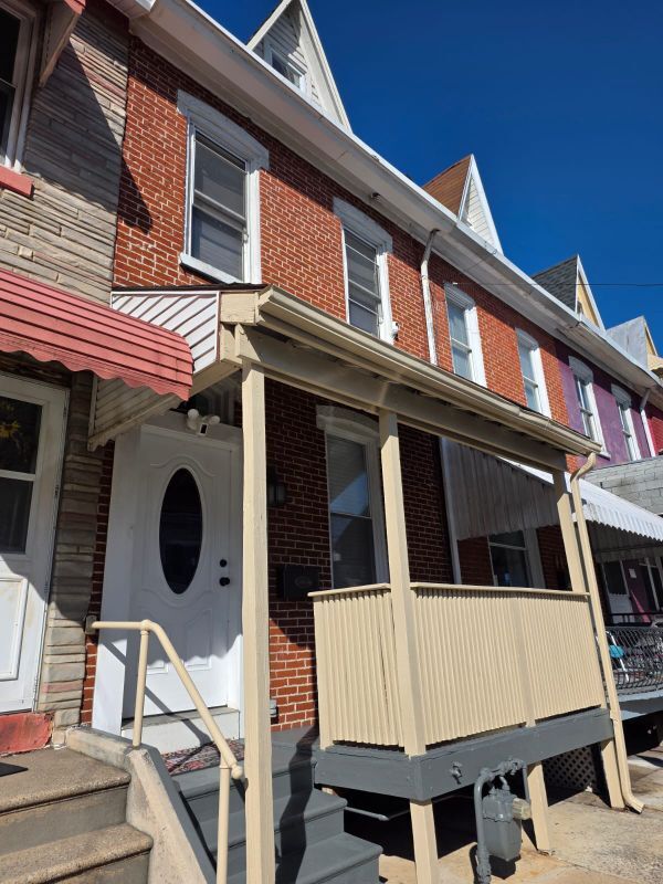Building Photo - 537 Windsor St