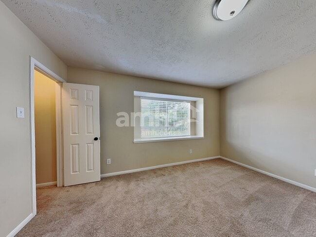Building Photo - 7010 Durango Dr