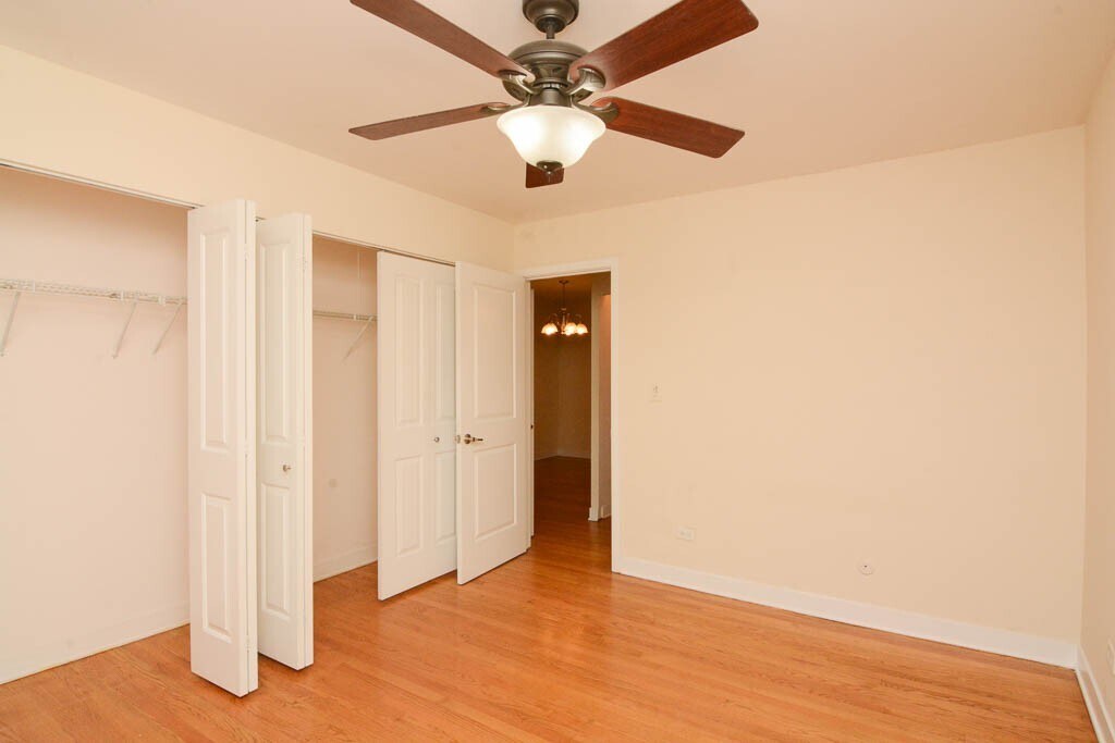 Building Photo - 639 W Wrightwood Ave