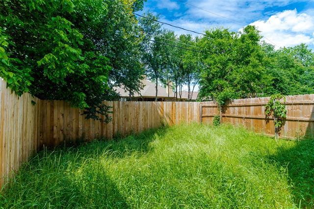Building Photo - 1217 Village Garden Dr