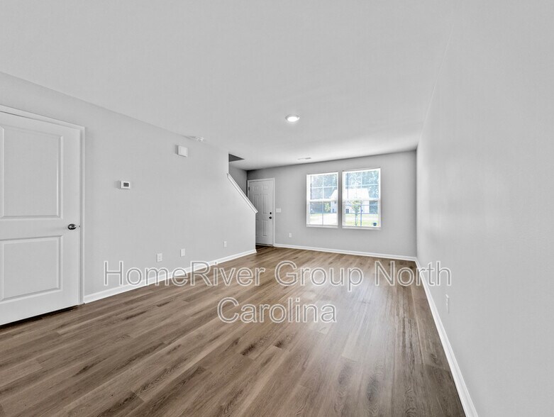 Building Photo - 119 Brookview Ct