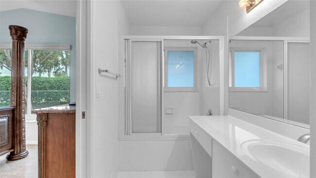 Building Photo - 3 br, 2 bath House - 5048 NW 122nd Ave