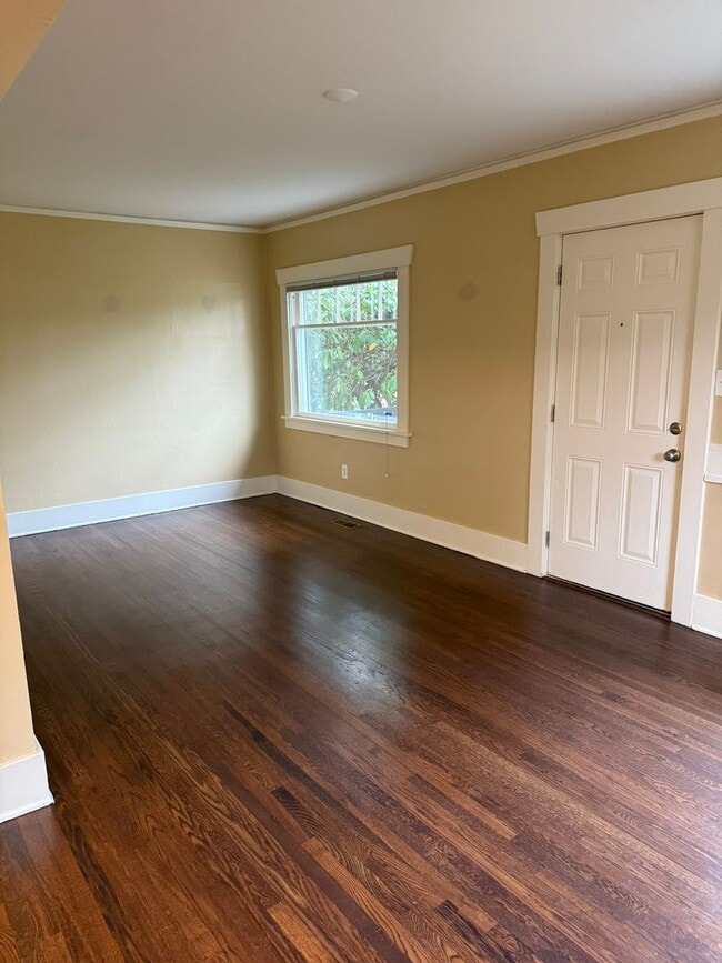 Building Photo - Overlook Bungalow