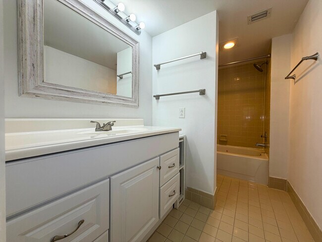 Building Photo - 1244 S Military Trail