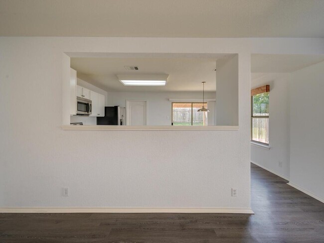 Building Photo - 251 Beech Dr
