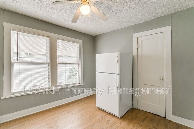 Building Photo - 1411 6th Ave