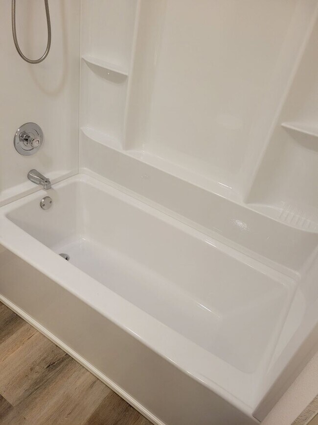 Interior Photo - Arllis Arms Apartments